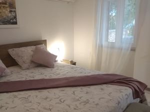 23942852-Ferienwohnung-3--300x225-4