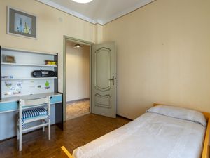 23867281-Ferienwohnung-6--300x225-1