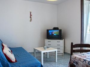 23946331-Ferienwohnung-5--300x225-2