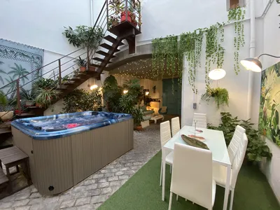 Le coin repas dans le patio