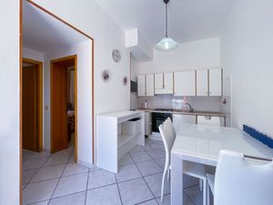 23650762-Ferienwohnung-4--300x225-5