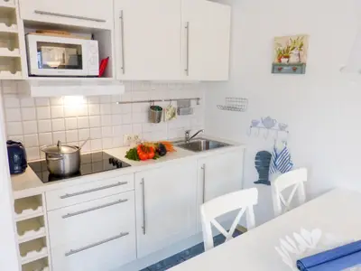 Küche in der Ferienwohnung Hopelfask in Süddorf auf Amrum