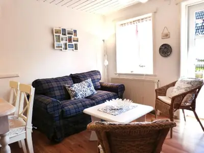 Wohnzimmer in der Ferienwohnung Fiiwfut in Süddorf auf Amrum