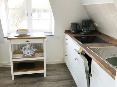 Küchenzeile in der Ferienwohnung Frisia 5 in Norddorf auf Amrum