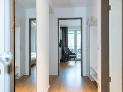 Flur mit Zugang zum Schlafzimmer