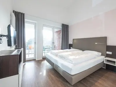 Schlafzimmer mit Boxspringbett