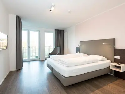 Schlafzimmer mit Doppelbett