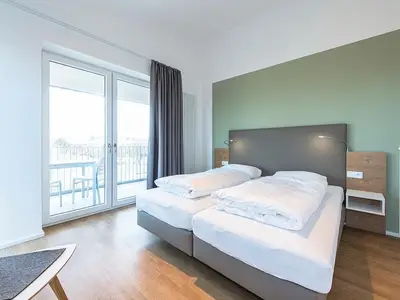 Schlafzimmer mit Boxspringbett
