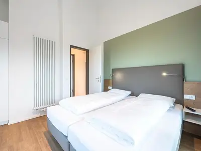Schlafzimmer mit Boxspringbett