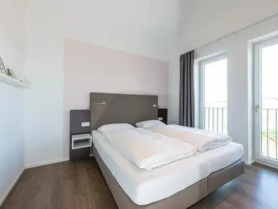 Schlafzimmer mit Boxspringbett