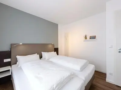 Schlafzimmer mit Doppelbett
