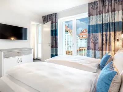 Schlafzimmer mit Flatscreen-TV - gbmv1-04 - Großenbrode