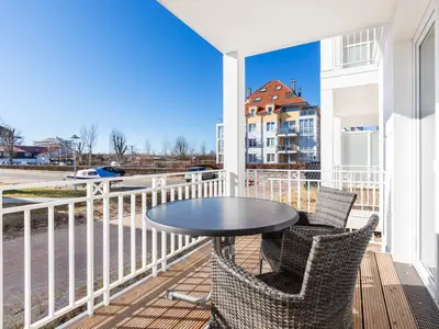 Balkon mit Gartenmöbeln - gbmv0-03 - Großenbrode