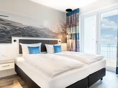 Schlafzimmer 2 mit Boxspringbett