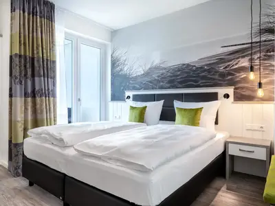 Schlafzimmer mit Boxspringbett