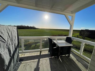 Balkon mit Gartenmöbeln