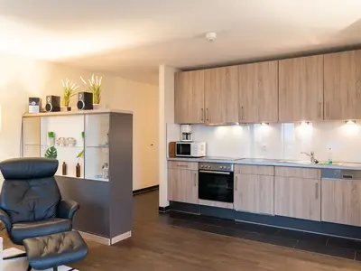 Küchenzeile mit Backofen