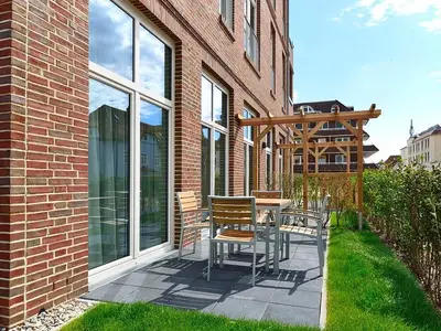 Terrasse mit Gartenmöbel