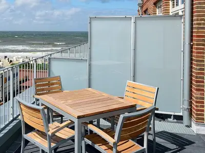 Balkon mit Sitzmöbel
