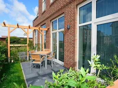 Terrasse mit Gartenmöbel