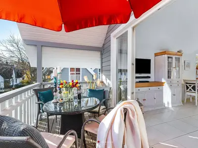 Balkon mit Gartenmöbeln