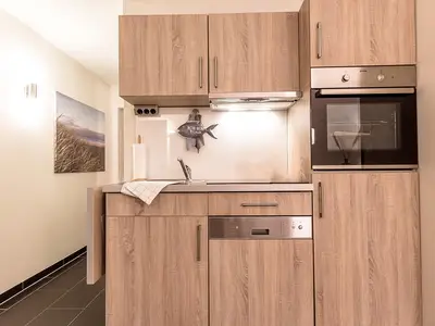 Küchenzeile mit Backofen
