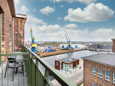 Balkon mit Gartenmöbeln