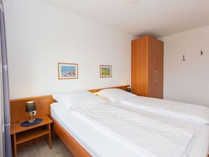 23873336-Ferienwohnung-2--300x225-5