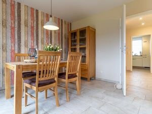 23885049-Ferienwohnung-5--300x225-4