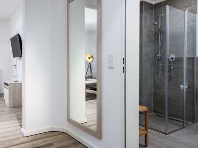 Flur mit Blick zum Badezimmer, Wohnzimmer