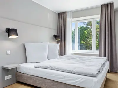 Schlafzimmer mit Doppelbett