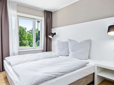 Schlafzimmer mit Doppelbett