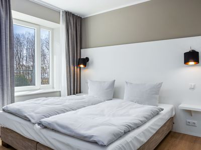 Schlafzimmer mit Doppelbett