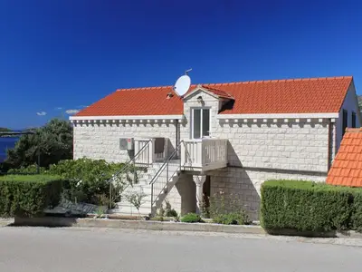 Ferienwohnung für 2 Personen in Žrnovo 4/10