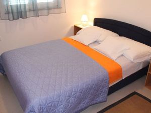 21748587-Ferienwohnung-0--300x225-2