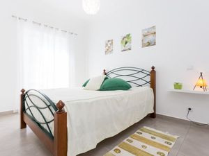 21743555-Ferienwohnung-4--300x225-3