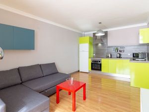 22410263-Ferienwohnung-4--300x225-1