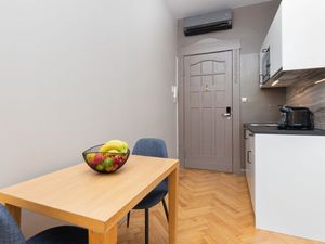 22631735-Ferienwohnung-2--300x225-4