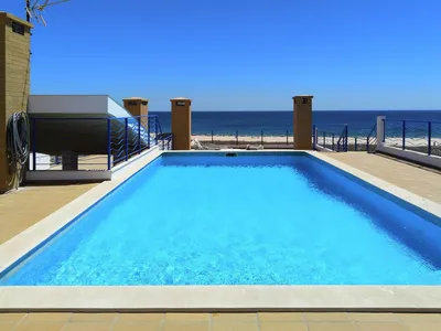 PoolOfHouse