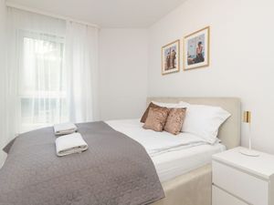 23144565-Ferienwohnung-6--300x225-2