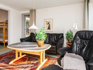 23328801-Ferienwohnung-6--300x225-1