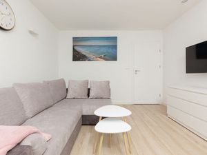 23486192-Ferienwohnung-6--300x225-2