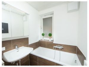 23957767-Ferienwohnung-16--300x225-3