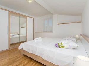 23564870-Ferienwohnung-5--300x225-1