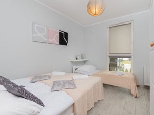 23831229-Ferienwohnung-5--300x225-1