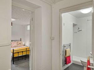 23914507-Ferienwohnung-2--300x225-5