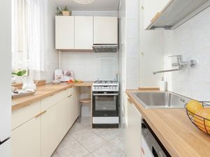 23966486-Ferienwohnung-5--300x225-4