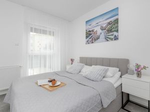 23986330-Ferienwohnung-4--300x225-1