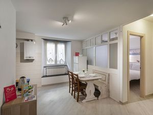 23995947-Ferienwohnung-4--300x225-3