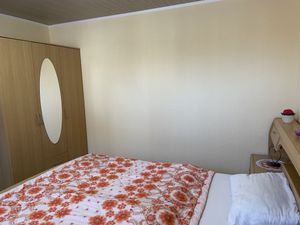 23847187-Ferienwohnung-2--300x225-2